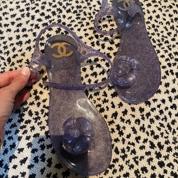 Purple sparkly Chanel jelly sandals - Picture 3 of 5